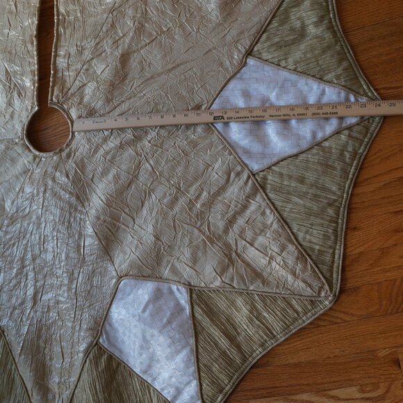 Christmas tree Skirt - Picture 2 of 3